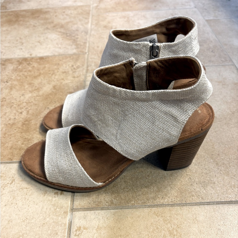 TOMS Stylish Cream Women's Heel Sandals